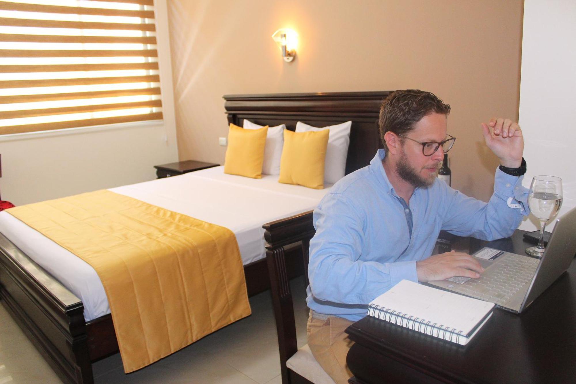 Hotel Flamingo Puerto Ayora  Exteriör bild