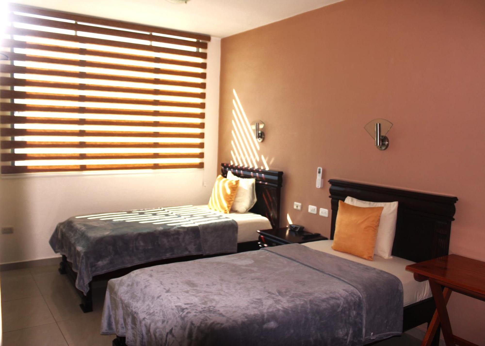 Hotel Flamingo Puerto Ayora  Exteriör bild